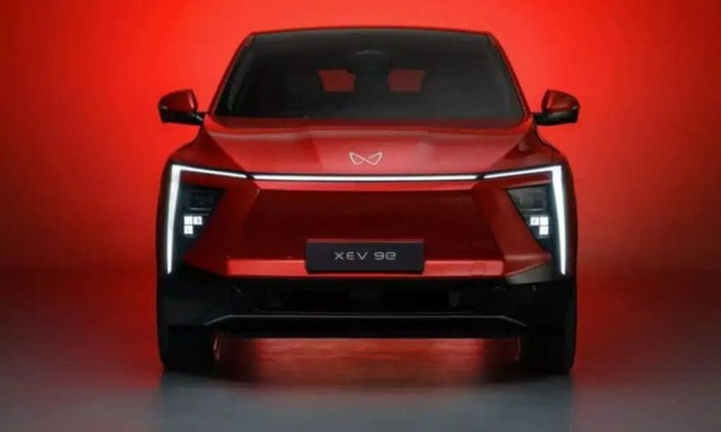Mahindra XUV.e8: टाटा सिएरा की बढ़ी टेंशन क्या महिंद्रा की यह 3-स्क्रीन वाली इलेक्ट्रिक SUV बनेगी गेम-चेंजर